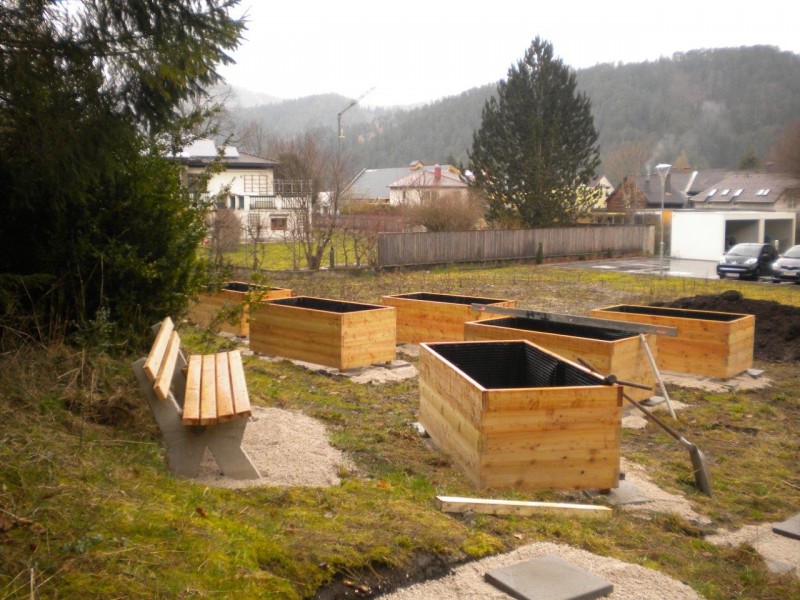 tl_files/tu-was/upload/bilder/Mostviertel-Mitte/Projekte/a_Fleckerl_Aufstellen_Hochbeete2.jpg